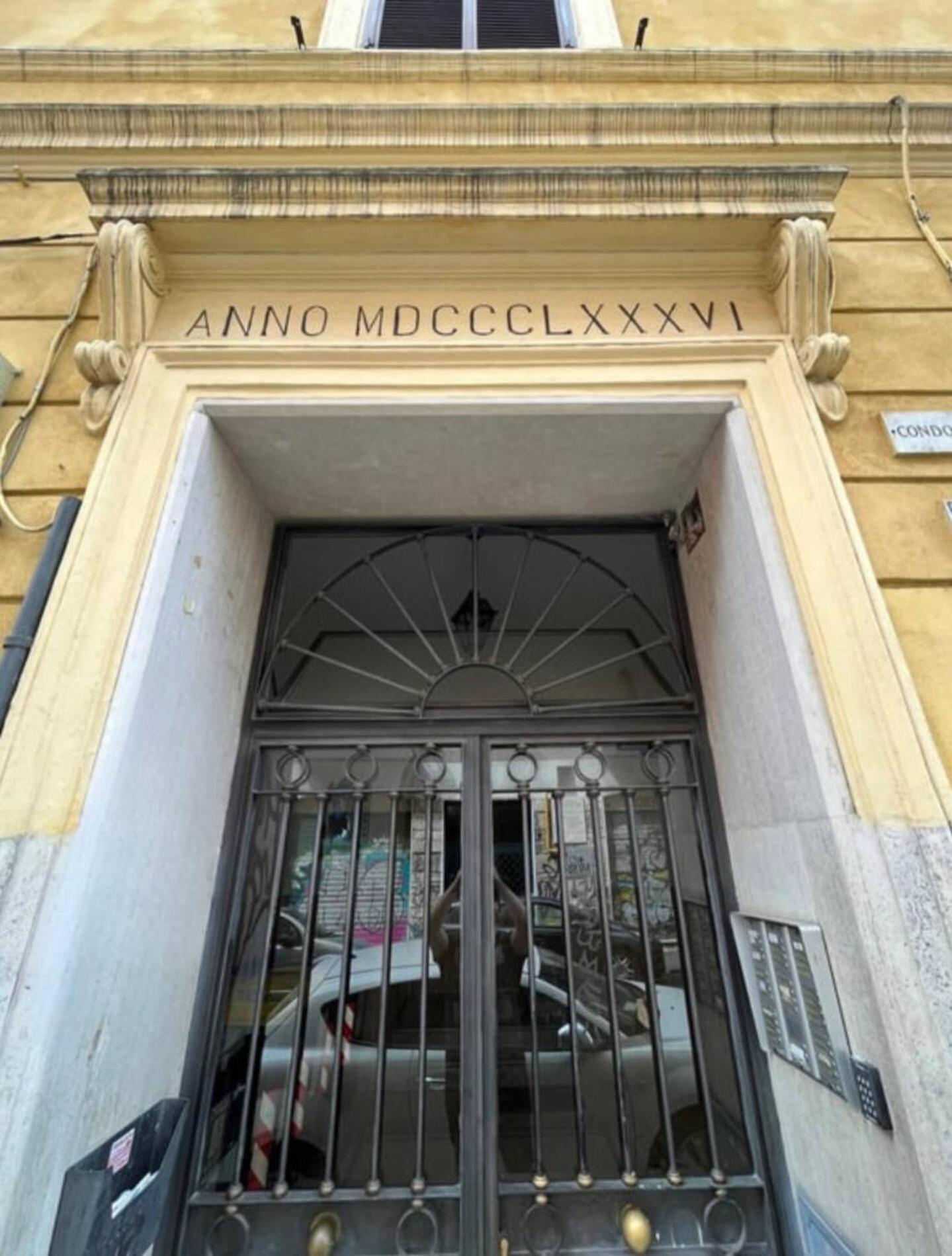Domus76 Casa Vacanze Rome Bagian luar foto